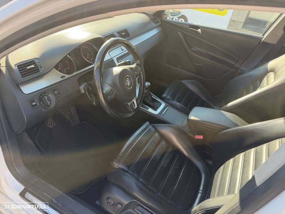 VW Passat 2.0 TDI DPF R-Line Edition - 10