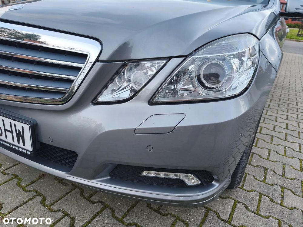 Mercedes-Benz Klasa E 200 CGI BlueEffICIENCY Elegance - 27