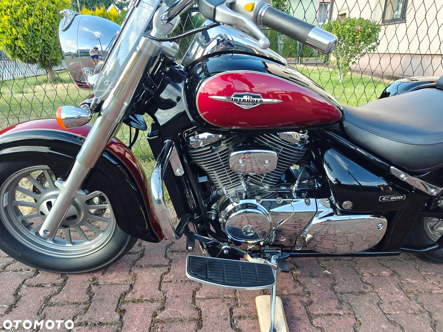 Suzuki Intruder - 12