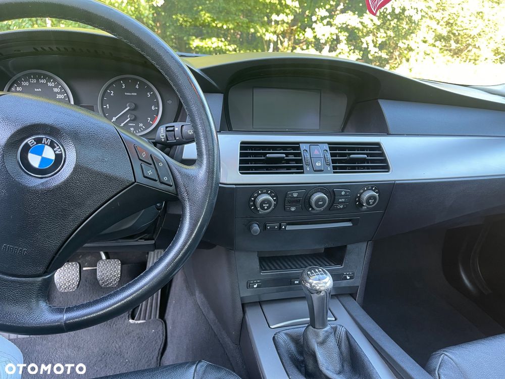 BMW Seria 5 520i - 15