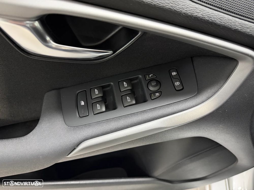 Volvo V40 D2 Geartronic Momentum - 12