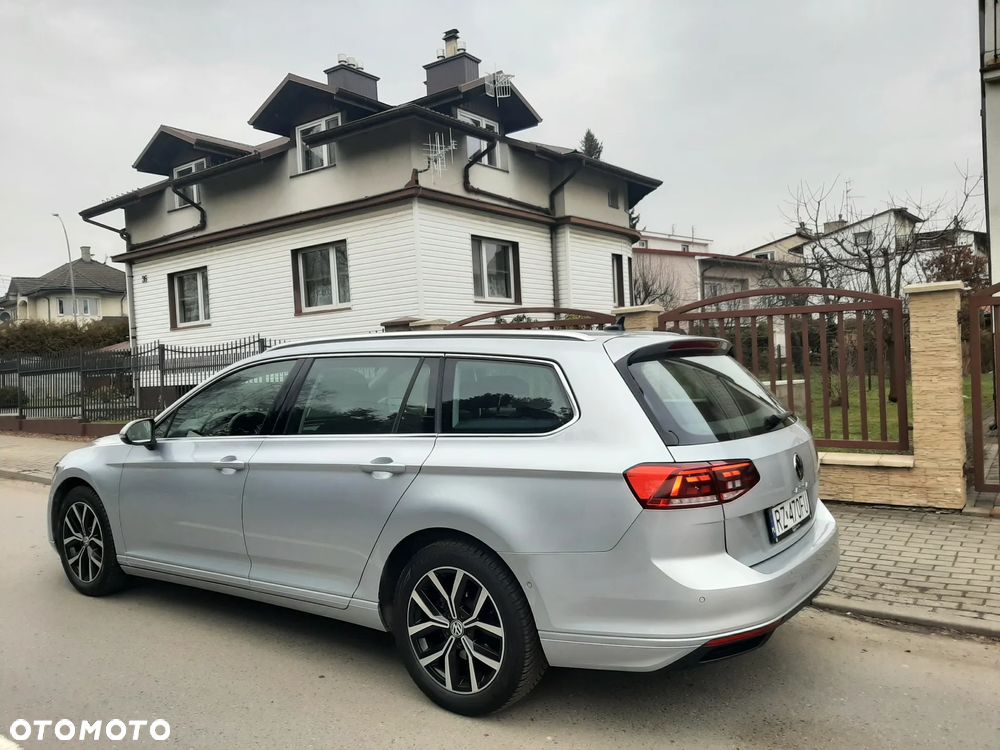 Volkswagen Passat Variant 2.0 TDI SCR DSG Business - 3
