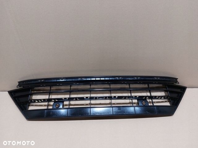 VW TIGUAN II 2 5NA R-LINE 15-20 GRILL KRATKA PRZÓD - 4