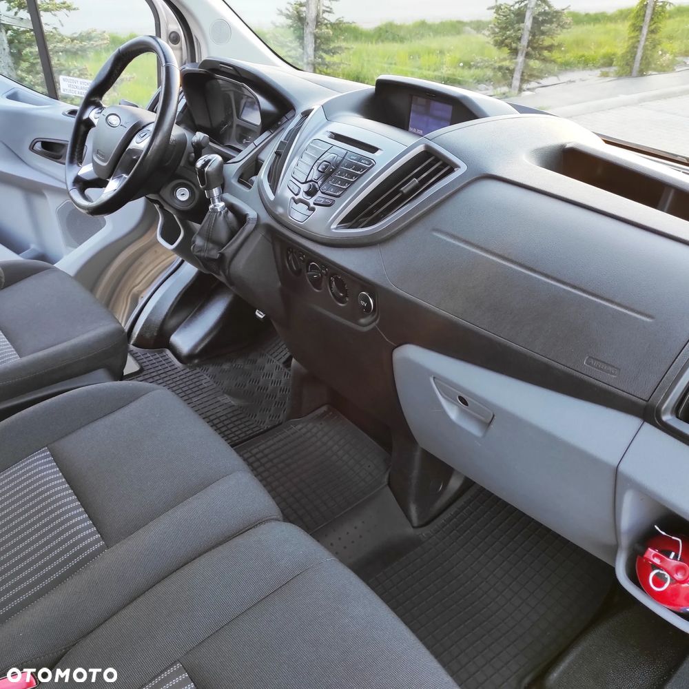 Ford Transit Autobus 18 osób 2.2 TDCI 155 KM 2017 r - 24