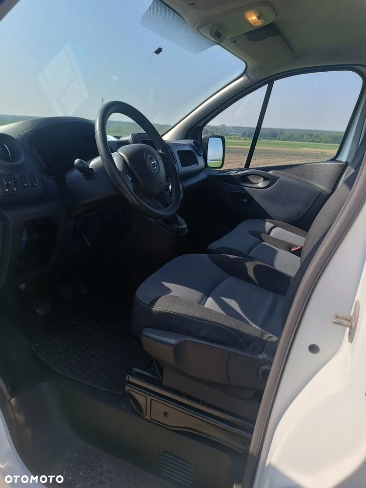 Opel Vivaro -B - 9