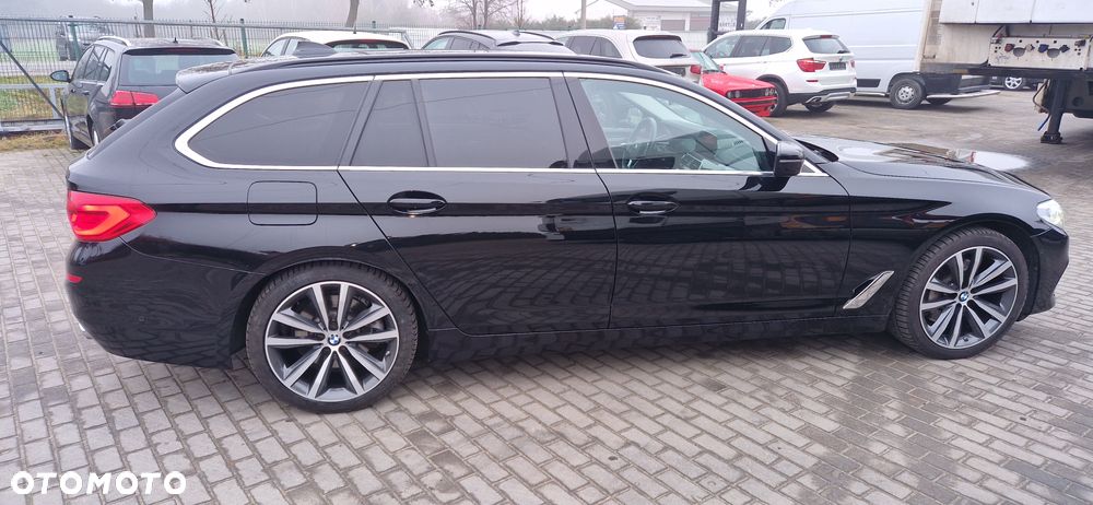 BMW Seria 5 525d Luxury Line sport - 3