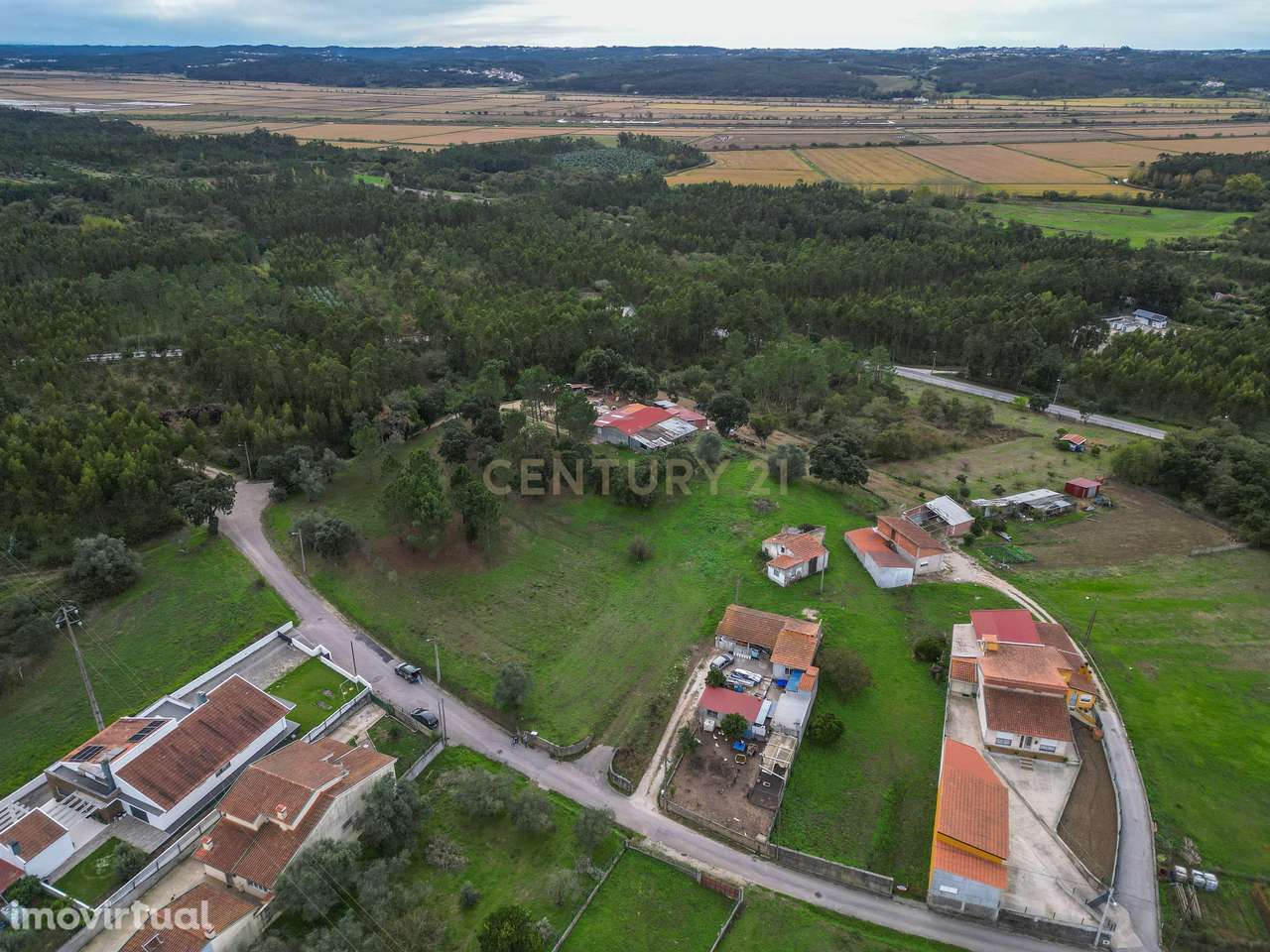 Moradia para reabilitar e terreno em Alfarelos - Dois artigos urbanos - Grande imagem: 4/31