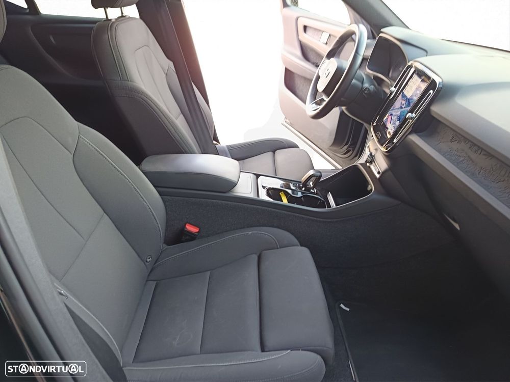Volvo XC 40 Recharge Core - 25