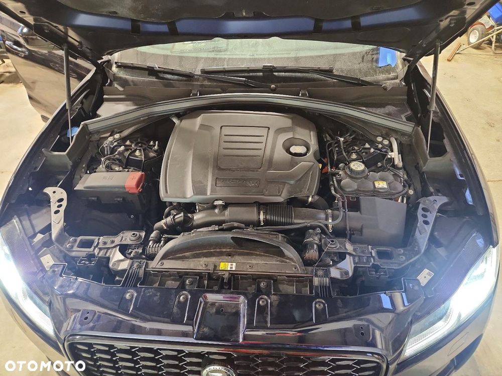 Jaguar F-Pace P250 AWD R-Dynamic S - 13