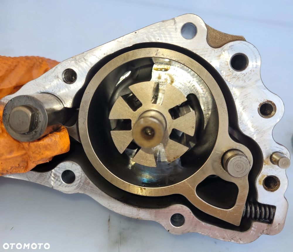 POMPA OLEJU BMW E60 E63 E65 E83 E84 E87 E90 E92 N54B30 3.0B 7545939 7560250 - 10