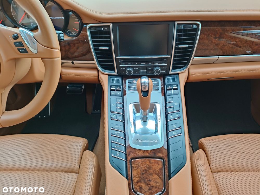 Porsche Panamera 4S - 21