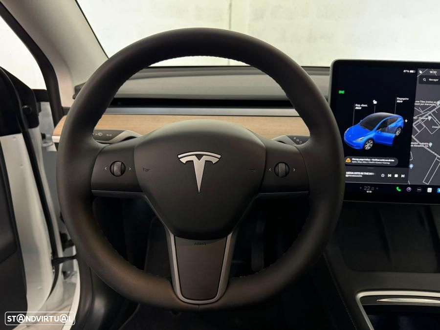 Tesla Model Y Long Range Dual Motor AWD - 17