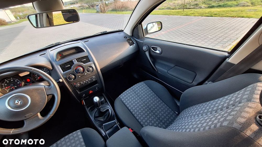 Renault Megane 1.6 16V 100 Authentique - 21