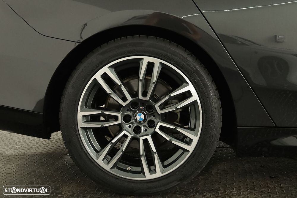 BMW 520 d Pack Desportivo M - 8