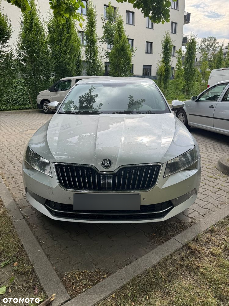 Skoda Superb 2.0 TDI Ambition DSG - 8