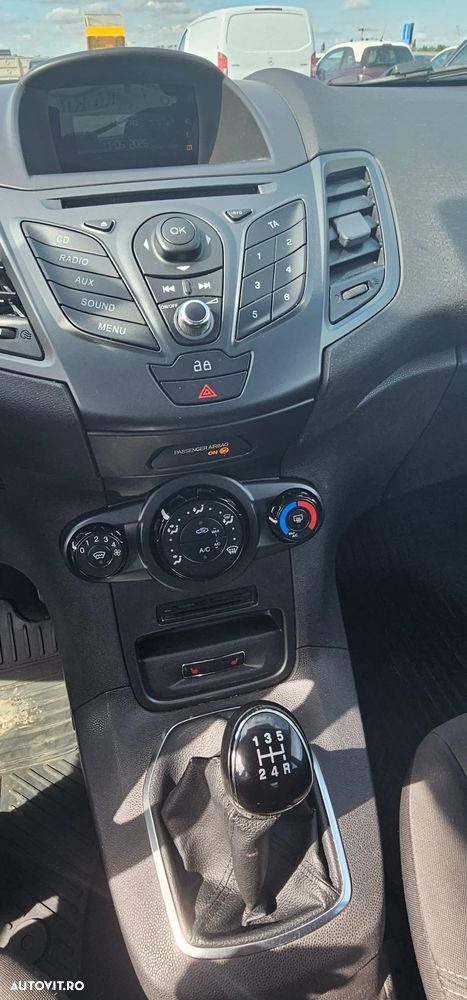 Ford Fiesta - 10