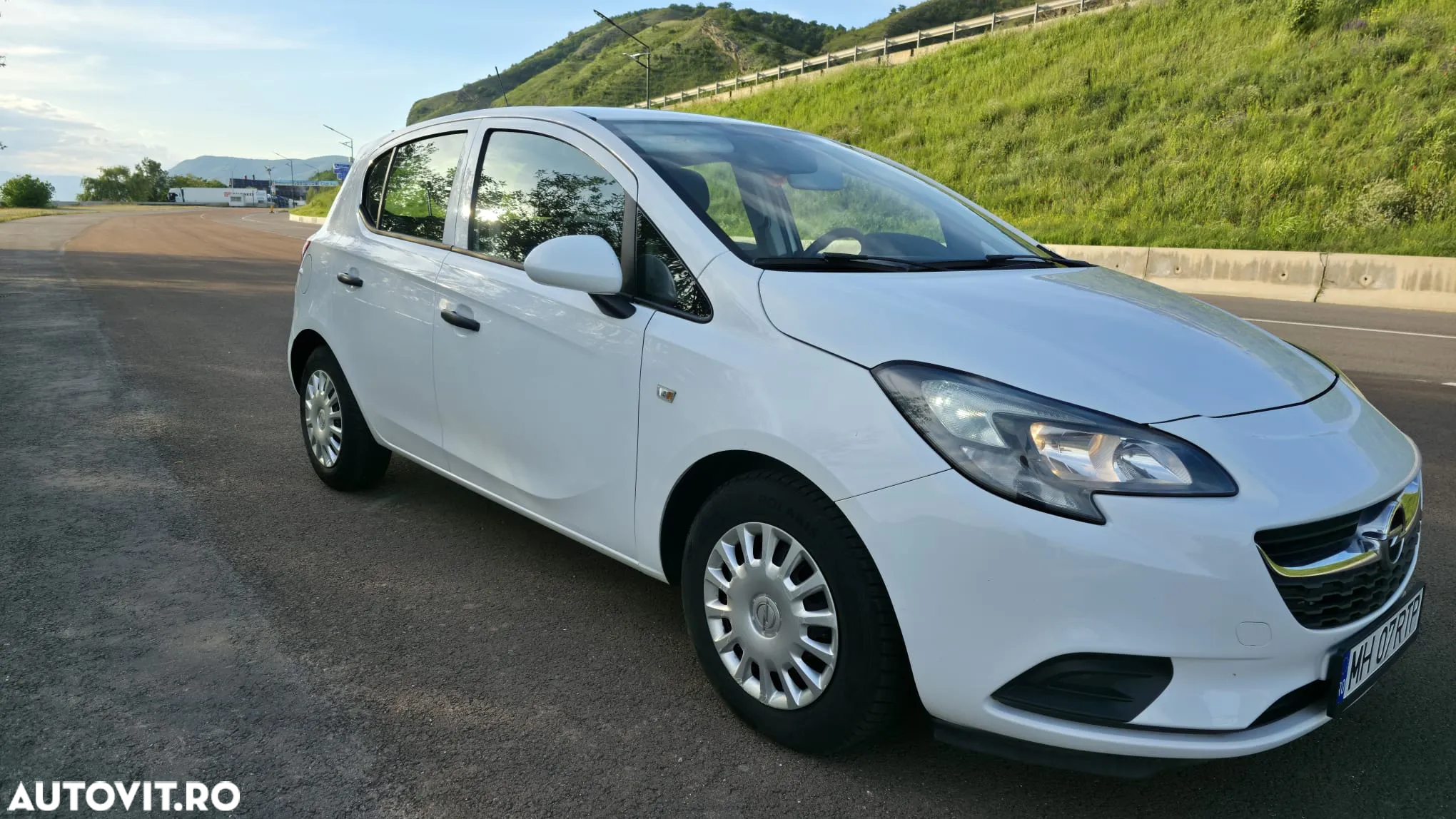 Opel Corsa 1.2 TWINPORT ECOTEC Enjoy - 2