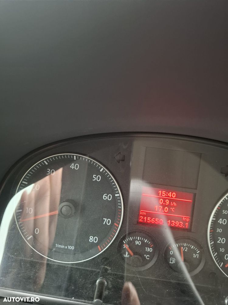 Volkswagen Touran - 9