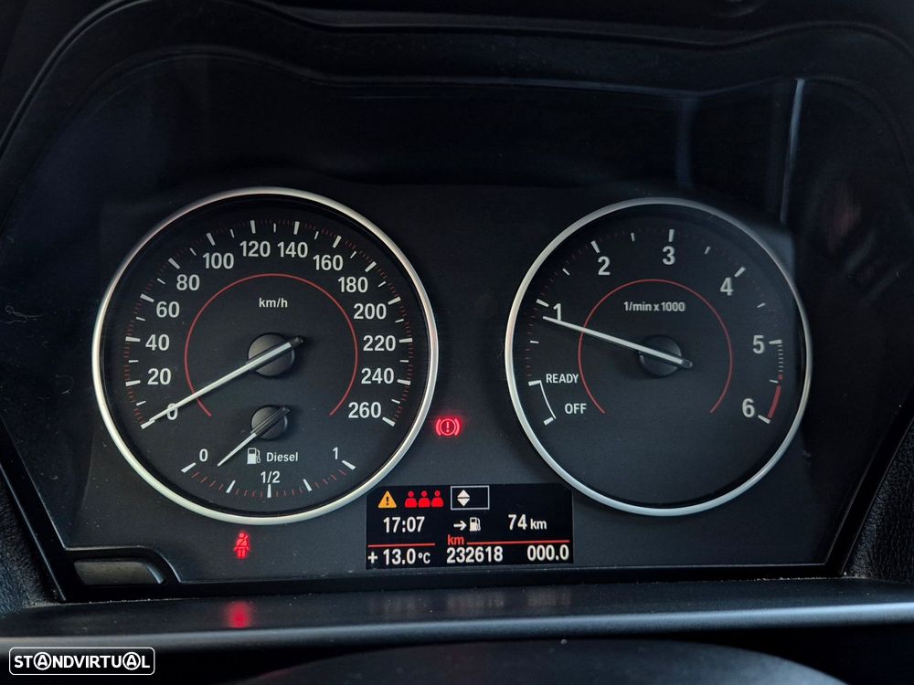 BMW 118 d Pack M - 21