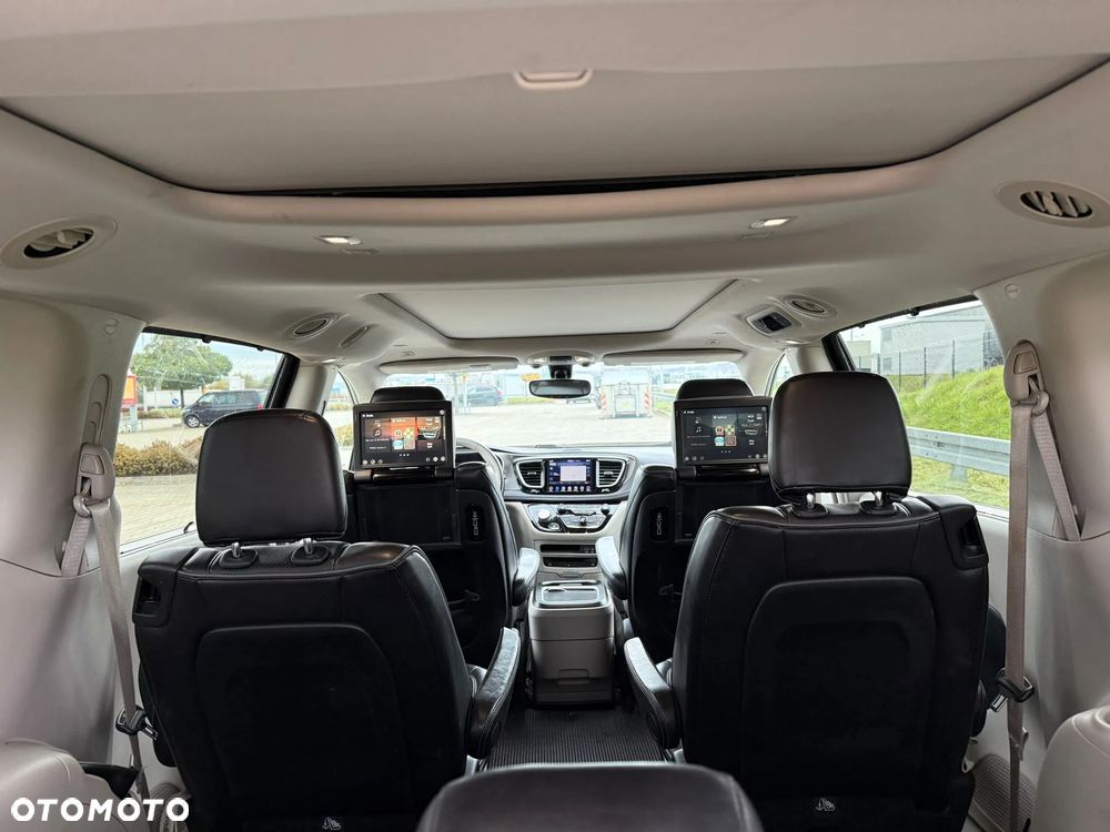 Chrysler Pacifica - 20