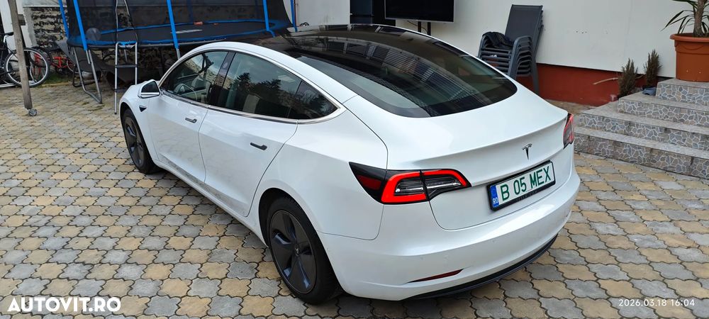 Tesla Model 3 Standard Reichweite Plus Hinterradantrieb - 4