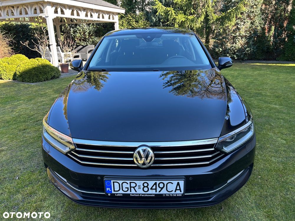 Volkswagen Passat - 4