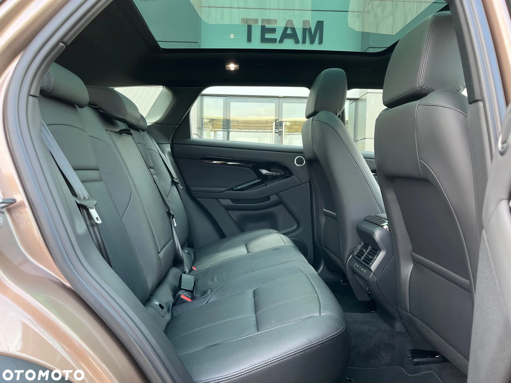 Land Rover Range Rover Evoque - 12