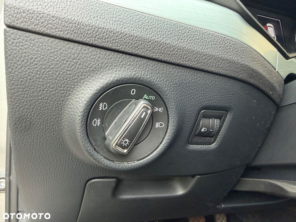 Skoda Superb 1.6 TDI GreenLine - 26