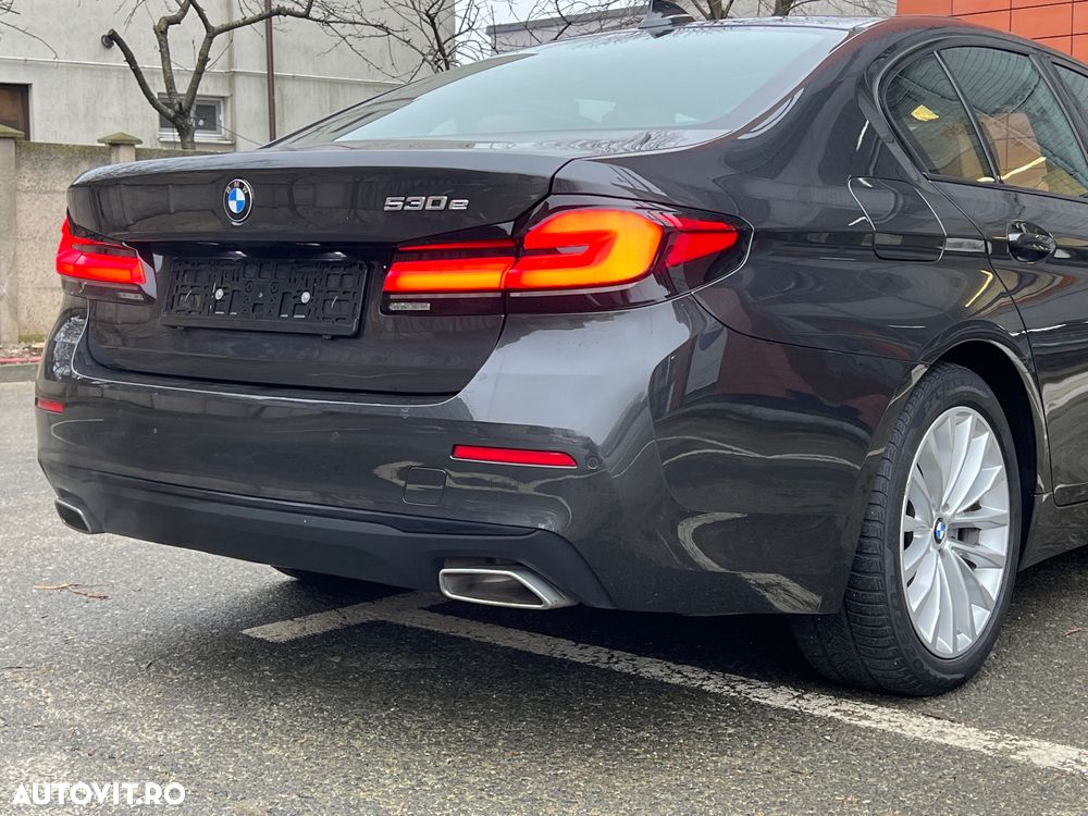 BMW Seria 5 530e Aut. Luxury Line - 13