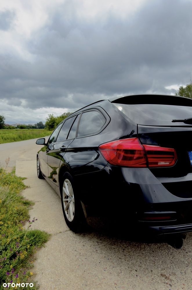 BMW Seria 3 318i Sport Line - 24