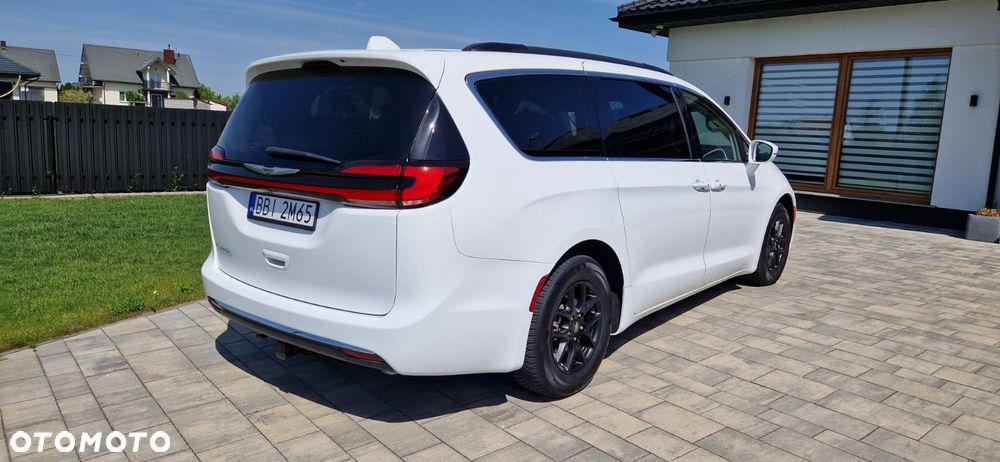 Chrysler Pacifica - 5
