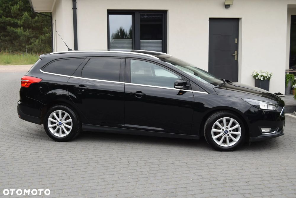 Ford Focus 1.0 EcoBoost Titanium - 4