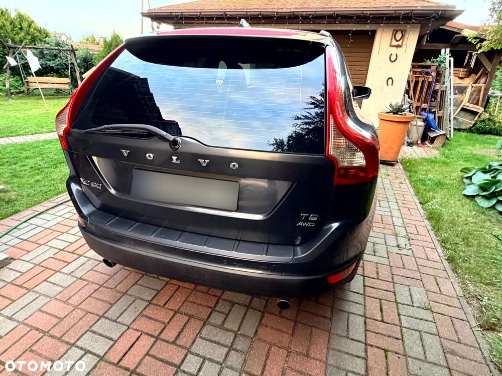 Volvo XC 60 T6 AWD Momentum - 2