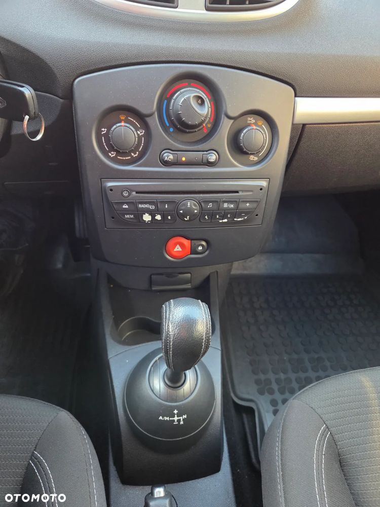Renault Clio - 24