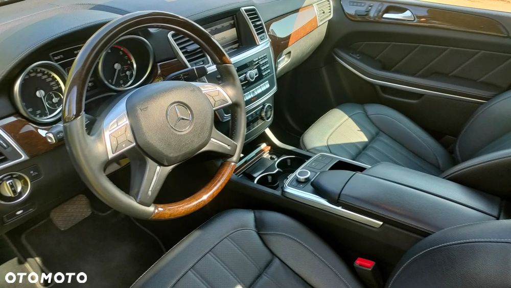 Mercedes-Benz GL 350 BlueTEC 4-Matic - 12