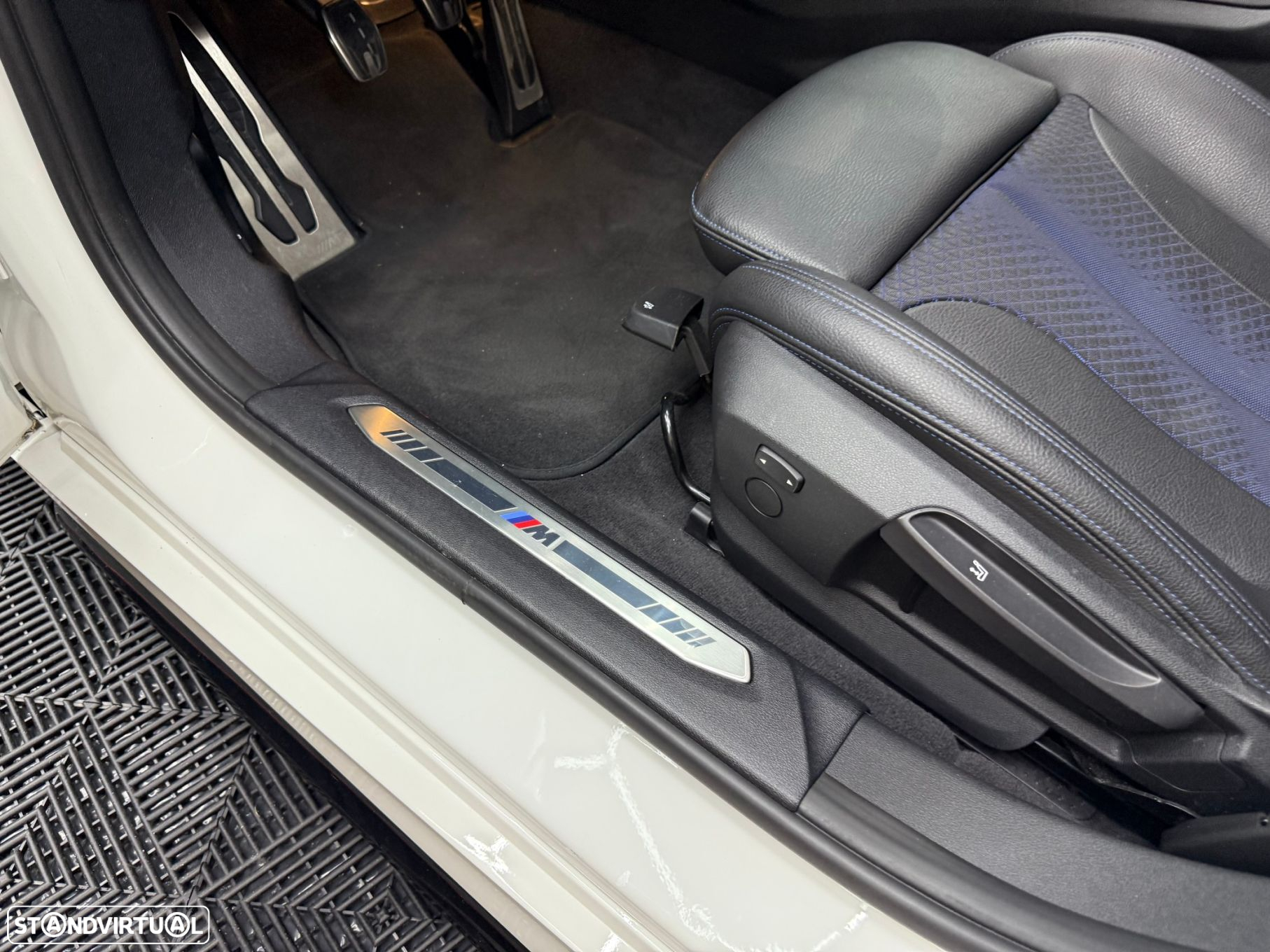 BMW 116 d Pack Desportivo M - 25