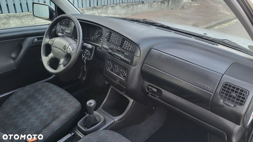 Volkswagen Golf - 10