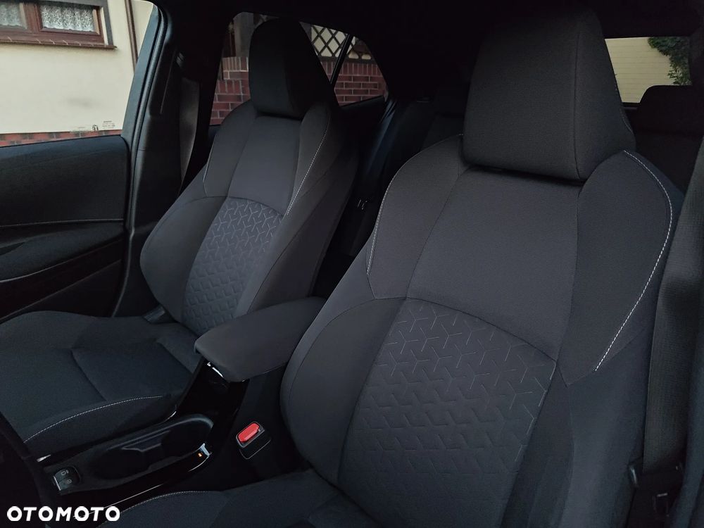 Toyota Corolla 2.0 Hybrid Selection - 17