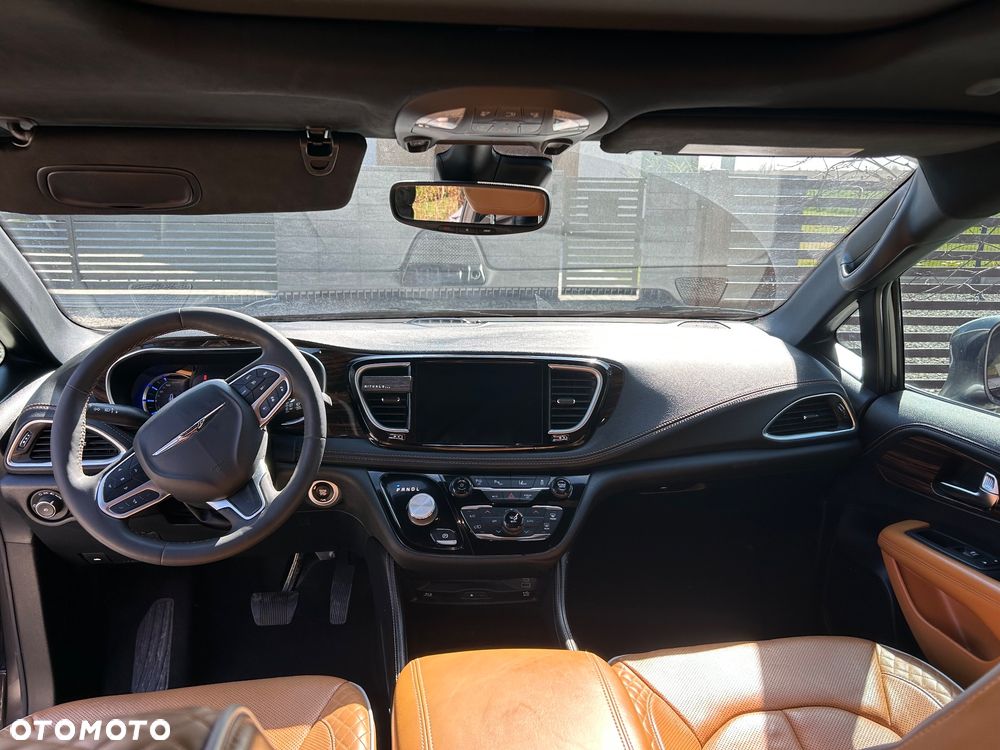 Chrysler Pacifica - 20