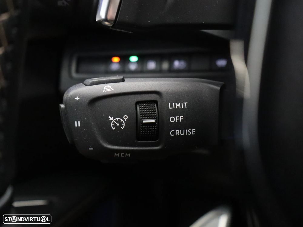 Peugeot 3008 1.6 Hybrid GT Pack e-EAT8 - 33