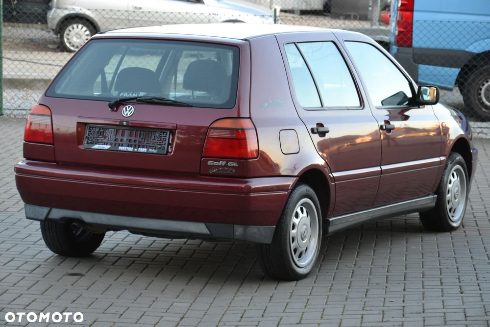 Volkswagen Golf 1.6 GL - 10