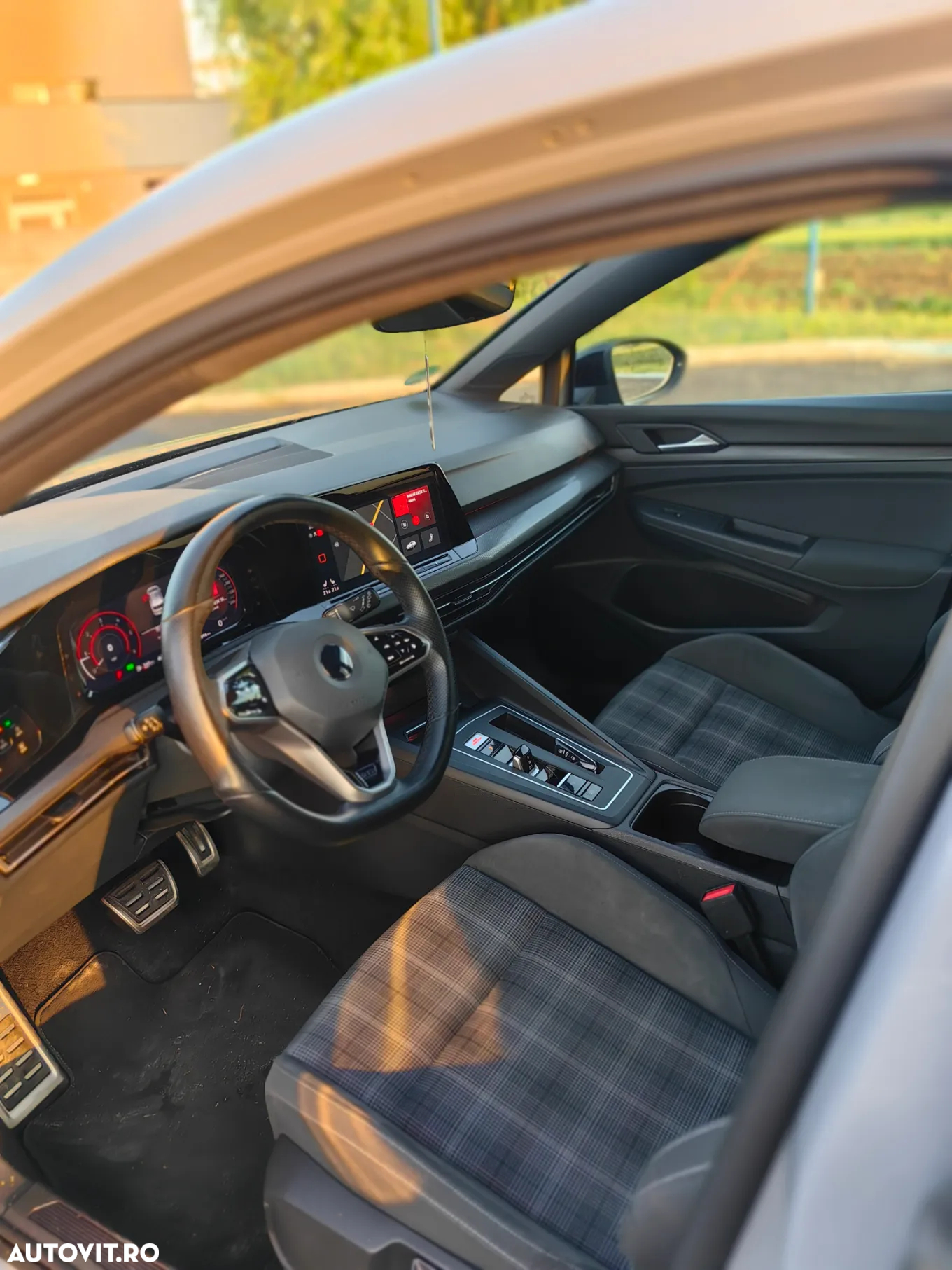 Volkswagen Golf 2.0 TDI DSG GTD - 11