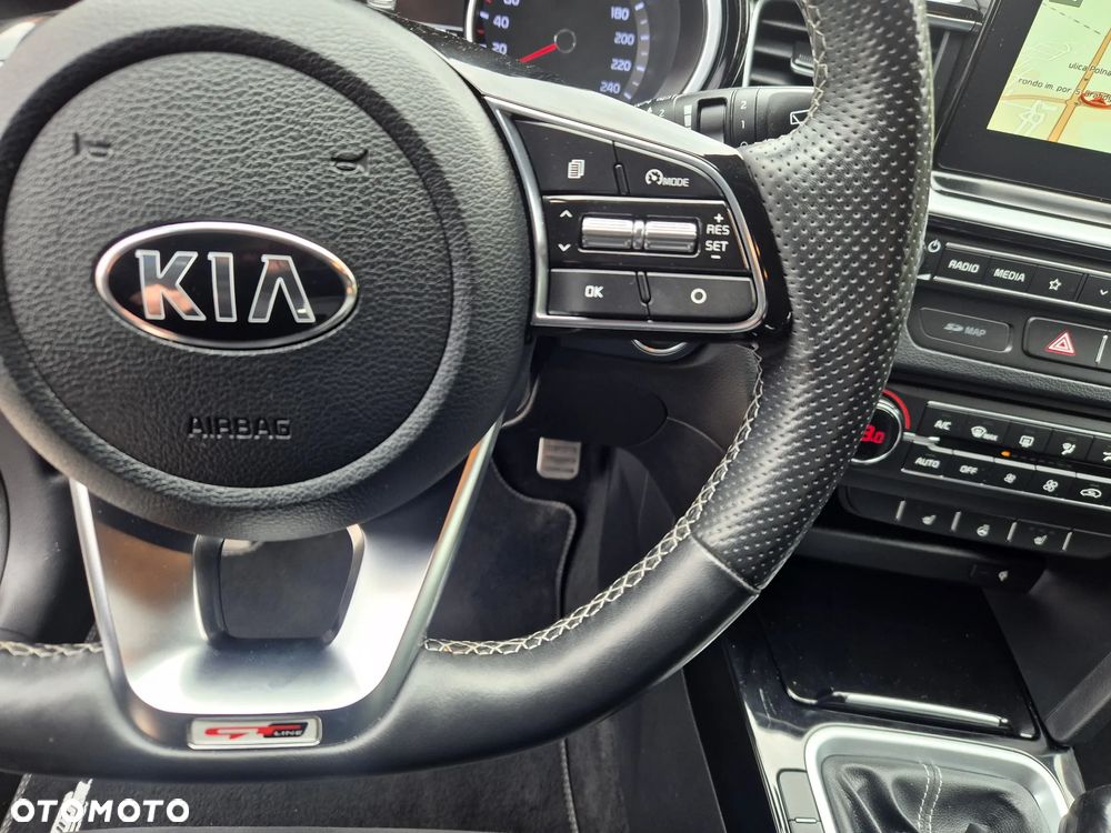 Kia Ceed 1.4 T-GDI OPF GT Line - 36