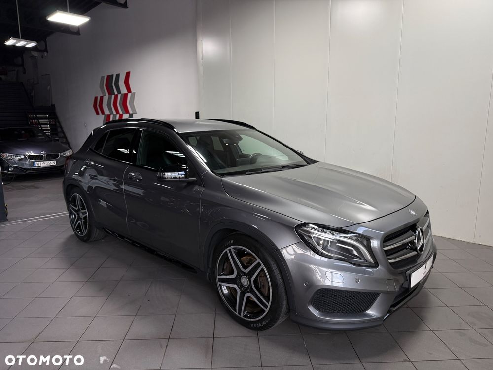 Mercedes-Benz GLA 250 4-Matic - 4
