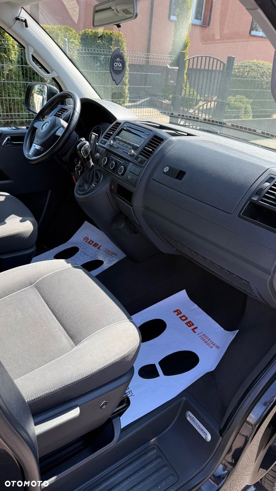 Volkswagen Multivan - 32