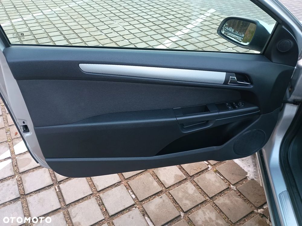 Opel Astra 1.8 16V Coupe - 18