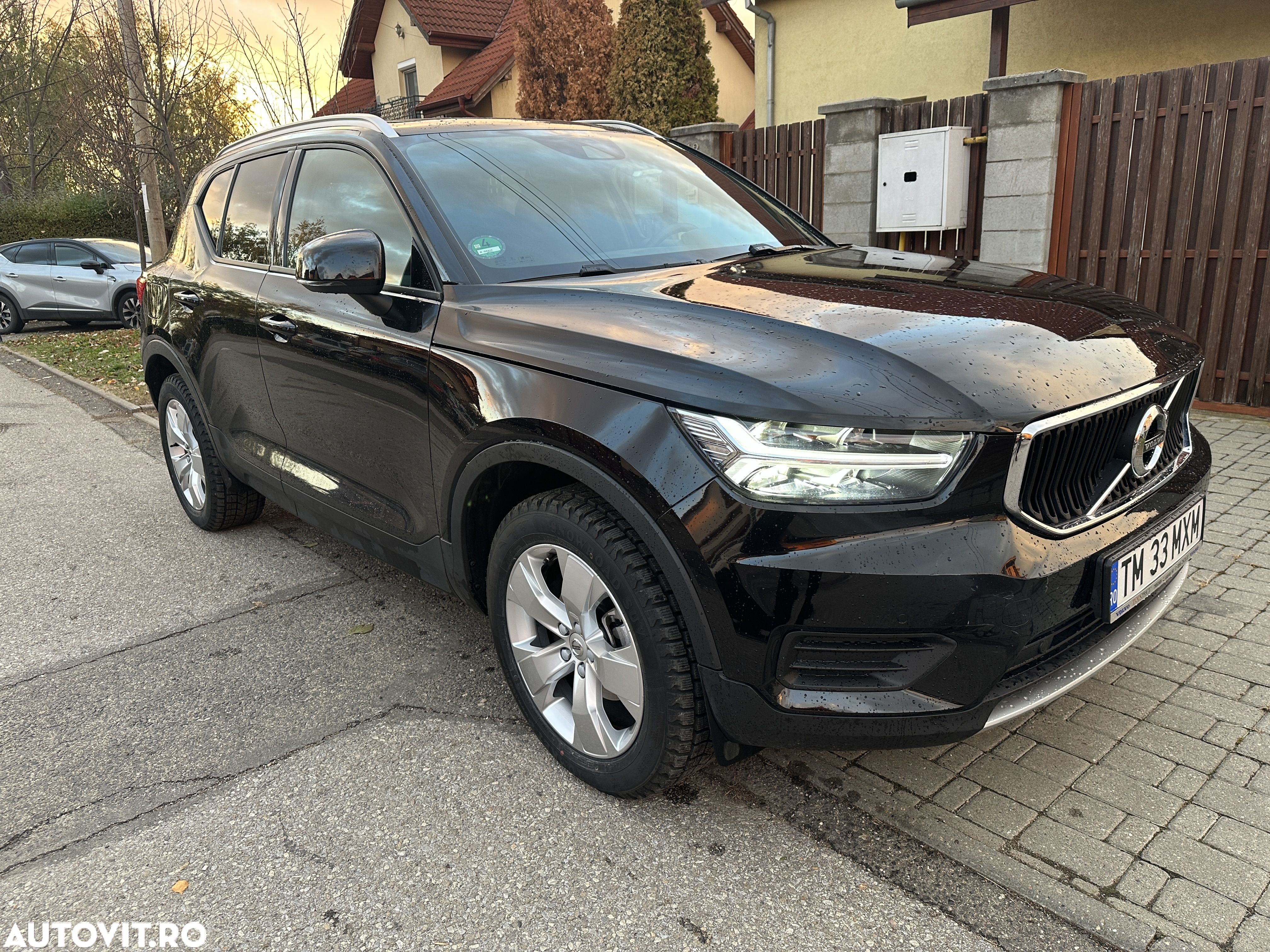 Volvo XC 40 T3 AT8 Momentum Pro - 1