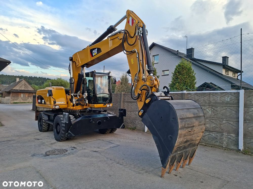 Caterpillar CAT M 322 D - 8