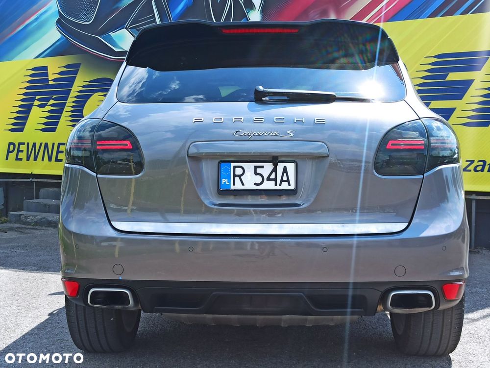 Porsche Cayenne - 4