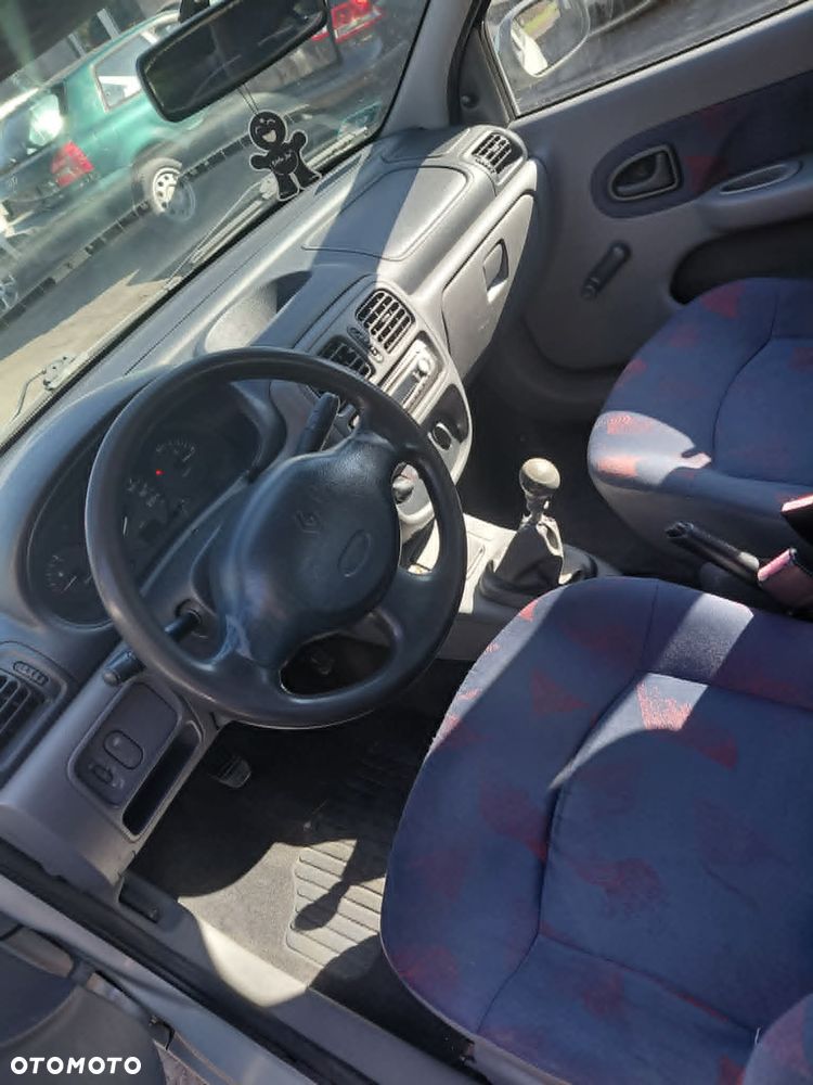 Na części: Renault Thalia Rok 2000 Pojemność 1390 Moc 55 kw Benzyna - 3